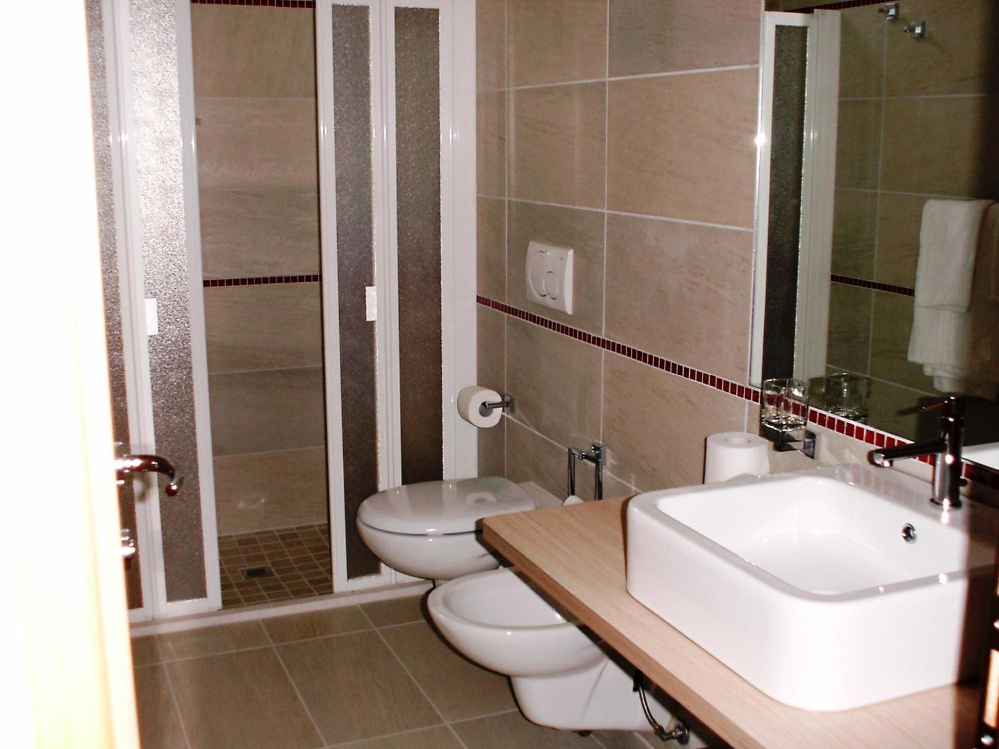 Hotel Capitol San Mauro Mare Quarto foto